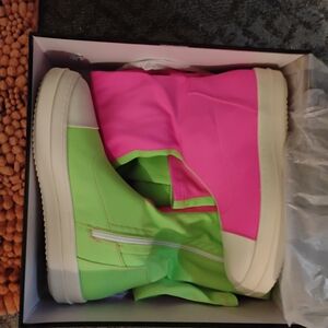 Cape Robbin Neon Pink and Neon Green Theigh Higx To Llllh Over Thecon34 Is